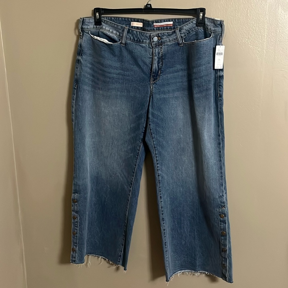Pilcro by Anthropologie Plus Jeans Sz 18W Denim Medi Snap Button Detail Wide Leg